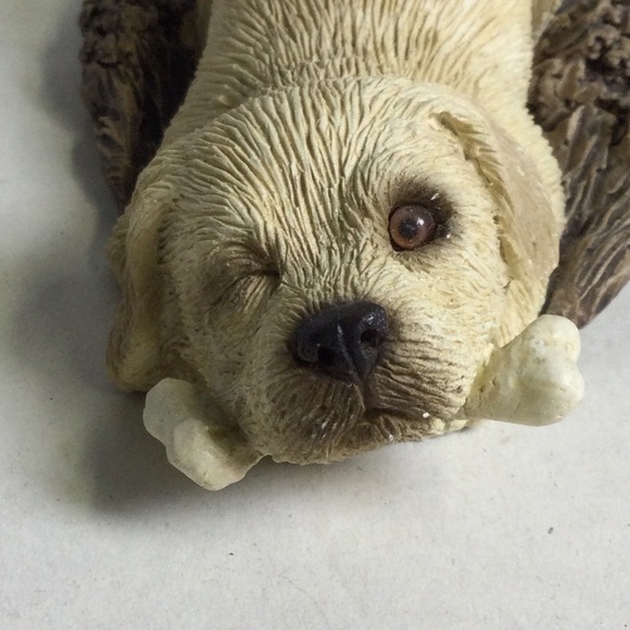 Sandicast Labrador Yellow B-17 “Pesky Peepers” Dog Figurine with bone in mouth - Picture 7 of 11